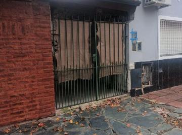 PH de 4 ambientes, Lomas de Zamora · Casa Interna de 3 Dorm. con Patio y Fondo en Temperley