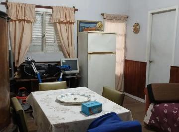 Terreno · 104m² · 5 Ambientes · Casa en Venta - 2 Dorm. 1 Baño - Versalles