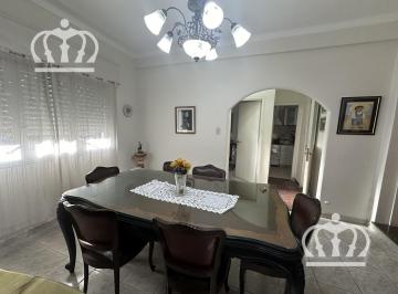 PH · 61m² · 3 Ambientes · Venta - Ph - 3 Ambientes - Al Frente - Lanús Este, Frente Al Paso Bajo Nivel!