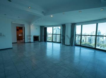 Departamento · 120m² · 5 Ambientes · 1 Cochera · Piso de Categoría a La Venta, con 3 Dorm., Cochera y Baulera