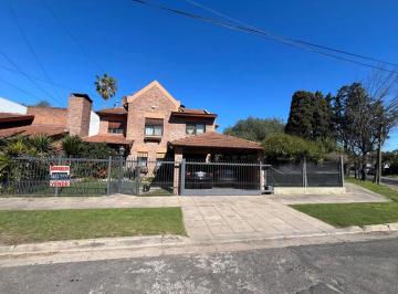Casa de 7 ambientes, Hurlingham · Chalet 7 Ambientes (Hurlingham - Parque Quirno) a m Barrio Ingles