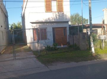 Casa · 272m² · 6 Ambientes · 1 Cochera · Venta Duplex 4 Dorm. Cuesta Colorada La Calera Cba