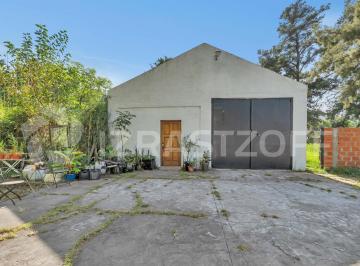 Local comercial · 225m² · 2 Ambientes · 1 Cochera · Galpón C/ Vivienda La Lonja a 300 m de La Ex Ruta 8
