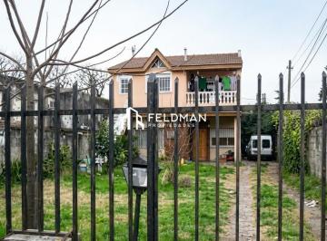 Casa · 140m² · 5 Ambientes · 1 Cochera · Oportunidad 2 Casas y Espacio Para Construir Mas