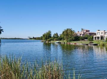 Terreno · 858m² · Venta | Lote Al Agua en Barrio Casuarinas - Nordelta