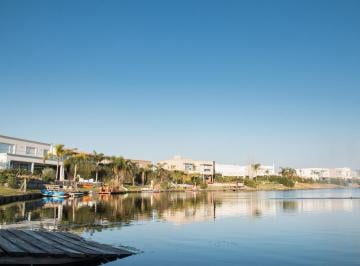 Terreno · 715m² · Venta | Lote Al Agua en Barrio Casuarinas - Nordelta