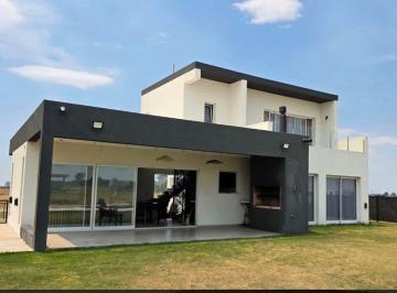Casa · 200m² · 5 Ambientes · 2 Cocheras · Casa 5 Ambientes en Venta en Canning con Pileta