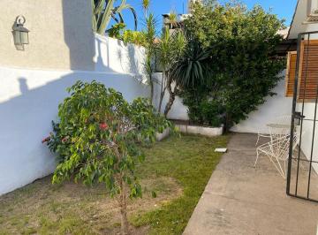 Casa · 105m² · 3 Ambientes · 1 Cochera · Casa a La Venta Barrio Villa Cabrera Apto Crédito