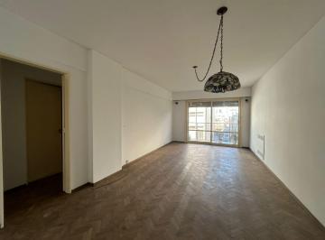 Departamento · 100m² · 4 Ambientes · Departamento en Alquiler de 2 Dorm. en Barrio Centro