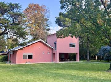 Quinta vacacional de 6 ambientes, Ezeiza · Exclusiva Casa Quinta con Piscina y Guest House.