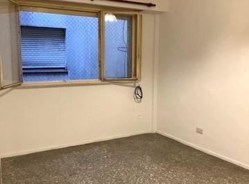 Departamento de 2 ambientes, Barracas · 2 Ambientes Sobre Av Montes de Oca en Venta Barracas