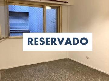 Departamento de 2 ambientes, Barracas · 2 Ambientes Sobre Av Montes de Oca en Venta Barracas - Reservado