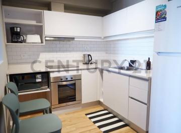 Departamento · 40m² · 2 Ambientes · Alquiler 2 Amb. Amueblado - Piso Alto con Vista a Pileta – Servicios Incluidos en El Precio