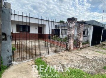 Casa · 140m² · 5 Ambientes · 1 Cochera · Casa en Venta en Barranqueras 400 m² Apta Crédito