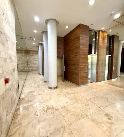 Oficina comercial · 60m² · 1 Ambiente · 1 Cochera