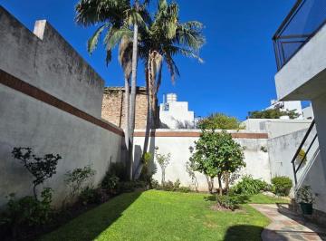 Casa · 323m² · 5 Ambientes · 1 Cochera · Venta Casa de 5 Amb, Cochera, Quincho, Parque y Terraza en Paternal