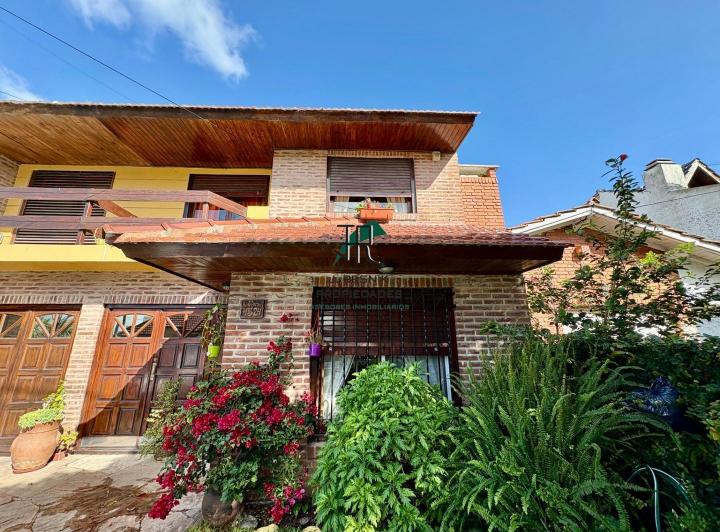 Casa · 98m² · 3 Ambientes · 3 Cocheras