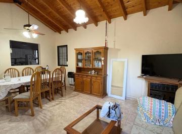 Casa · 175m² · 5 Ambientes · 1 Cochera · Casa en Godoy Cruz