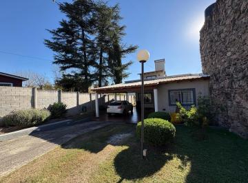 Casa · 163m² · 3 Dormitorios · 2 Cocheras · Venta Casa Apto Credito 3 Dorm. | B° Carlos Paz Sierras