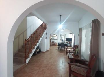 Casa · 155m² · 4 Ambientes · 2 Cocheras · Casa de 4 Ambientes en Venta en Munro