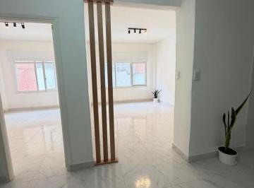 Departamento · 49m² · 2 Ambientes · Semipiso 2 Ambientes Al Lateral Abierto Todo Reciclado