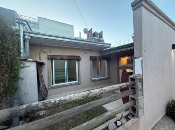 PH · 60m² · 3 Ambientes · 1 Cochera · PH Tipo Casa 3 Ambientes en Alquiler en San Antonio de Padua