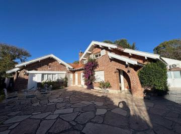 Casa de 1 ambiente, La Cumbre · Casa Principal con 3 Cabañas. Gas Natural. Exelente Ubicacion.