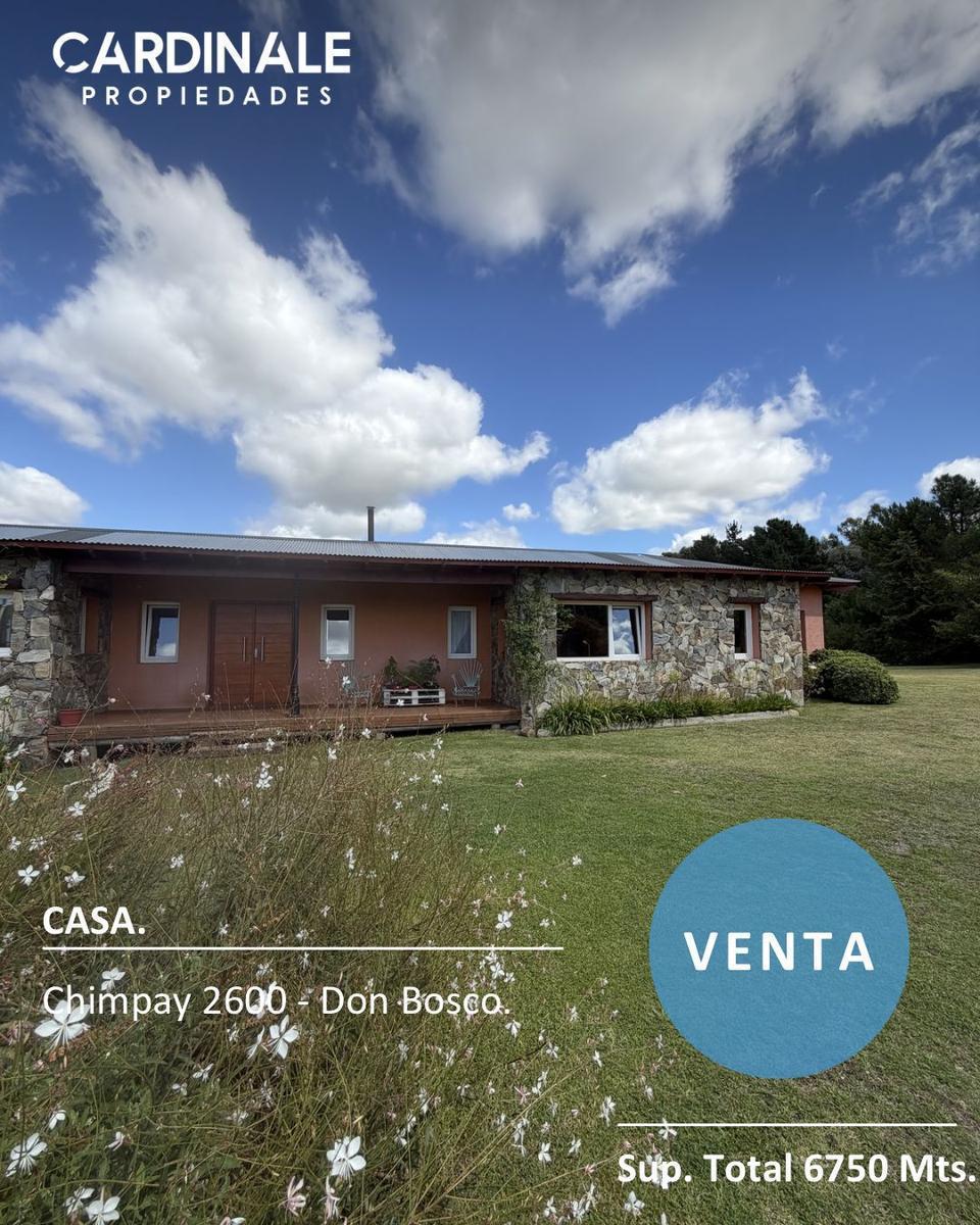 Casa Patagónica a la venta, ubicada en excelente entorno con un terreno de 6750 mts totales