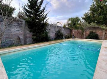Casa · 90m² · 3 Ambientes · 1 Cochera · Venta Casa 2 Dorm. Piscina Maldonado