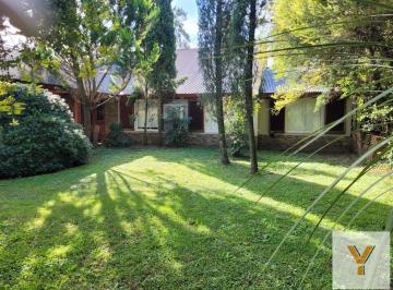 Casa · 300m² · 4 Ambientes · 2 Cocheras · Casa en Venta - 3 Dorm. 2 Baños - Chascomús