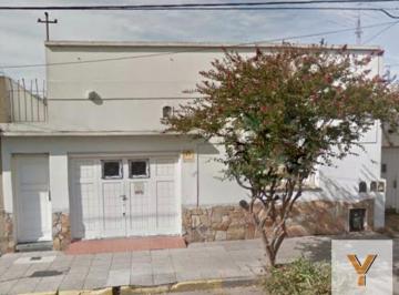 Casa · 200m² · 4 Ambientes · Casa en Venta - 3 Dorm. 2 Baños - Mar del Plata