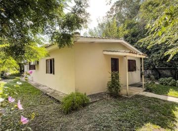 Casa · 376m² · 14 Ambientes · 2 Cocheras · Casa + Galpon + Dpto en Venta! Escritura y Servicios Disponibles!