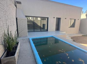 Casa · 90m² · 2 Dormitorios · 2 Cocheras · Casa en Venta, La Falda Bahia Blanca.