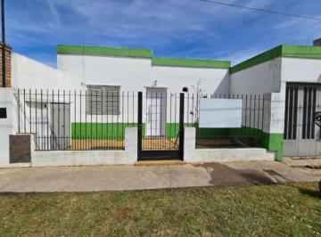 Casa · 60m² · 4 Ambientes · Casa en Venta - 3 Dorm. 1 Baño - Los Hornos