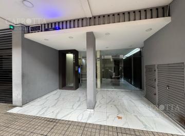 Departamento · 69m² · 2 Ambientes · Alquiler Departamento de Dos Ambientes con Balcón en Flores