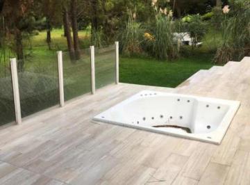 Casa · 125m² · 4 Ambientes · 1 Cochera · Casa en Venta - 3 Dorm. 2 Baños - 1300 m² - Costa Esmeralda