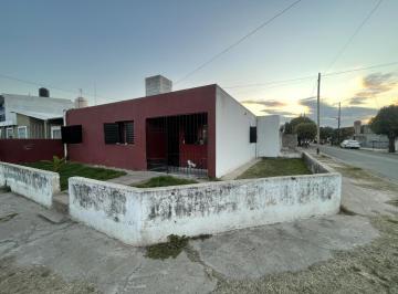 Casa · 86m² · 6 Ambientes · 1 Cochera · Venta Casa en Barrio Los Olmos 3 Dorm.