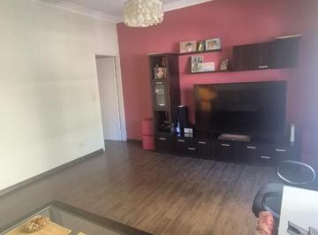 Departamento · 70m² · 3 Ambientes · Departamento en Venta - 2 Dorm. 1 Baño - Barracas