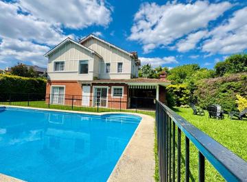 Casa · 136m² · 6 Ambientes · 2 Cocheras · Casa en Alquiler en Solar del Bosque, 3 Dorm., Pileta. Ezeiza, G. B. a. Zona Sur
