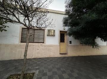 Casa · 213m² · 6 Ambientes · Los Pozos 2611