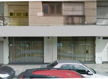 Local comercial · 498m² · Importante Propiedad en Venta Moron Centro