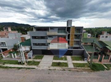 Departamento · 56m² · 3 Ambientes · 1 Cochera · Venta Departamento Semi Piso B° Los Perales