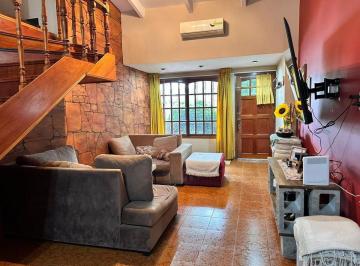 Casa · 178m² · 4 Ambientes · 2 Cocheras · Venta Casa 4 Ambientes Quilmes Oeste Apto Credito