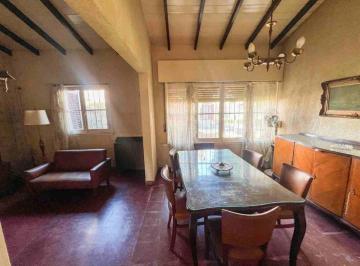 Casa · 106m² · 3 Ambientes · 1 Cochera · Casa 3 Ambientes Jardin Cochera Turdera