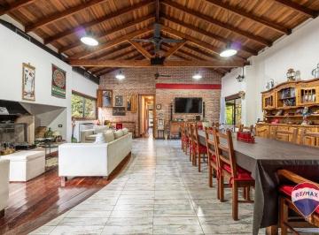 Casa · 325m² · 4 Ambientes · 3 Cocheras · Venta Casa 4 Amb Campos de Roca Brandsen Pileta