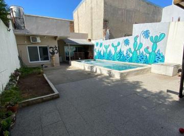 Casa · 160m² · 6 Ambientes · 2 Cocheras · Venta Casa Gerli Garage Quincho y Pileta, permuta