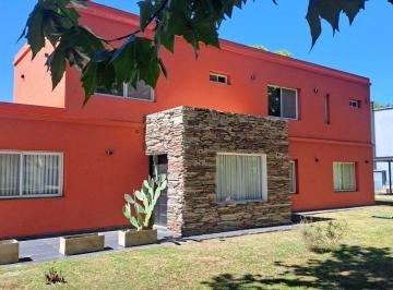 Casa · 200m² · 6 Ambientes · 3 Cocheras · Venta Casa 5 Ambientes