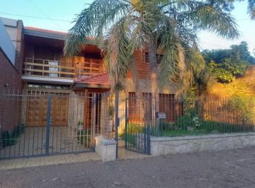 Casa · 226m² · 4 Ambientes · 3 Cocheras · Casa 4 Ambientes Venta Temperley Apto Credito