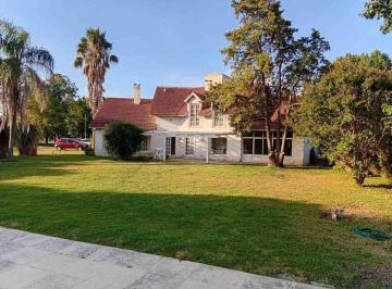 Casa · 339m² · 8 Ambientes · 3 Cocheras · Venta Casa Mapuche 8 Amb Sobre Terreno de 1270 m