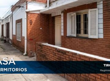 PH · 97m² · 3 Ambientes · Venta PH Pasillo, 2 Dormis